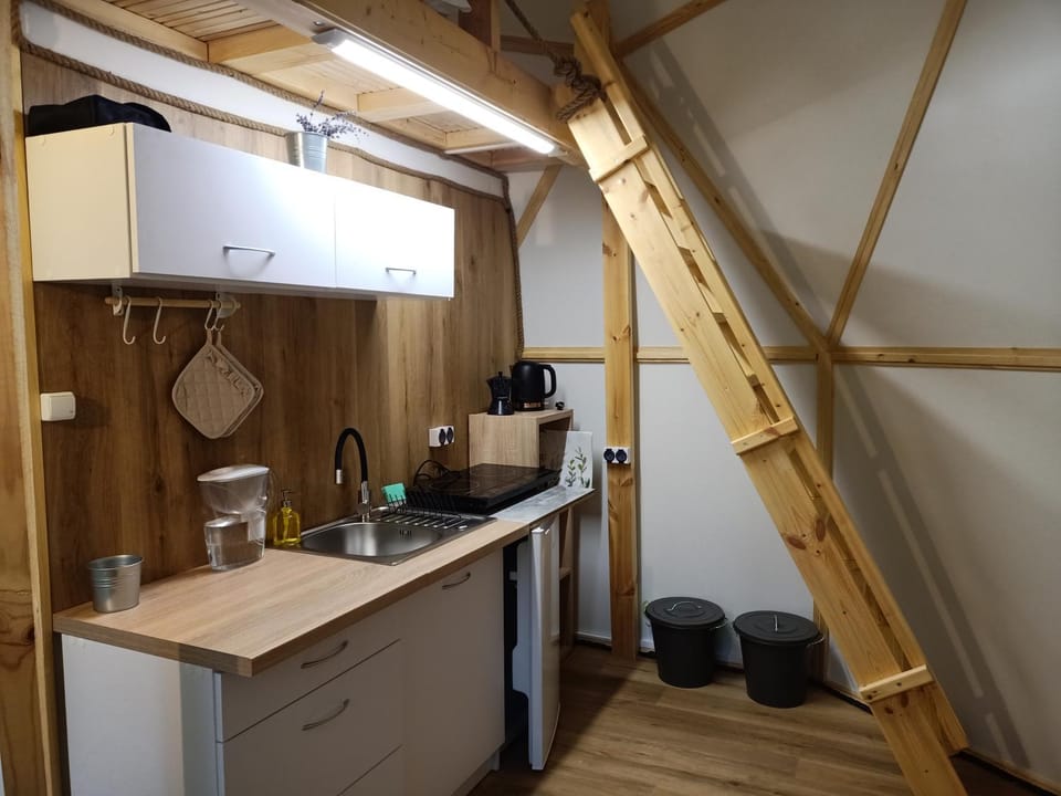 Coffee/tea facilities, Kitchen or kitchenette