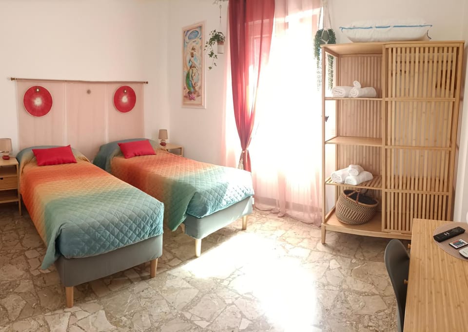Bed, TV and multimedia, Photo of the whole room, Bedroom, internet, towels, air conditioner