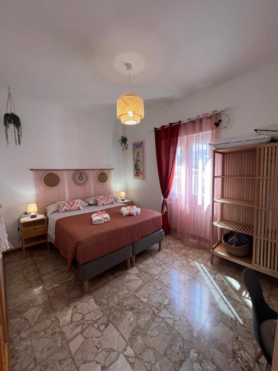 Bed, TV and multimedia, Photo of the whole room, Bedroom, internet, towels, air conditioner