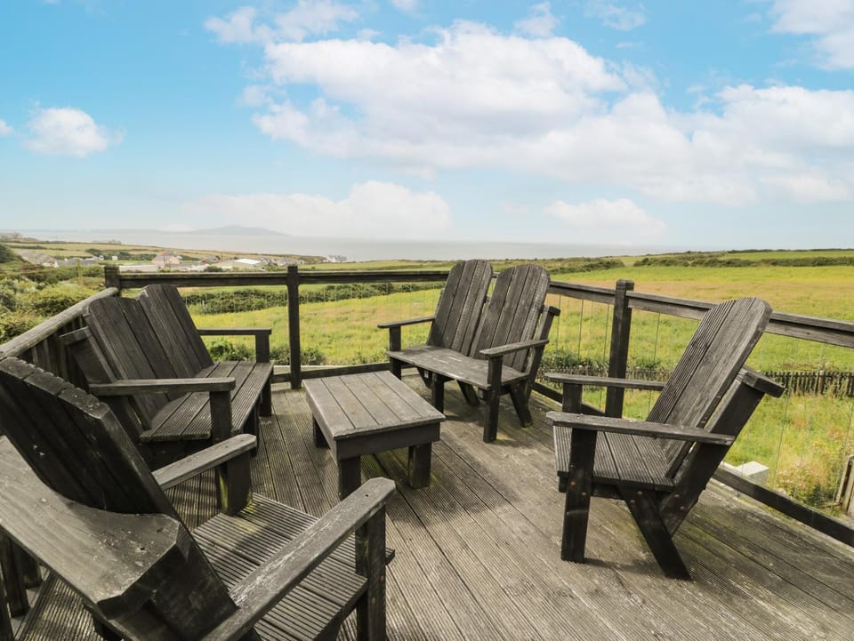 Bwthyn Awel House in Cylch-y-Garn
