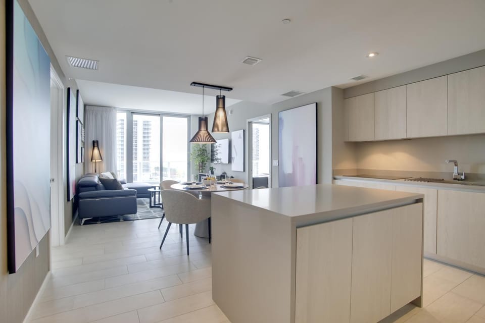 Upscale Condo w/ Pool Access in Hyde Beach House! House in Hollywood Beach