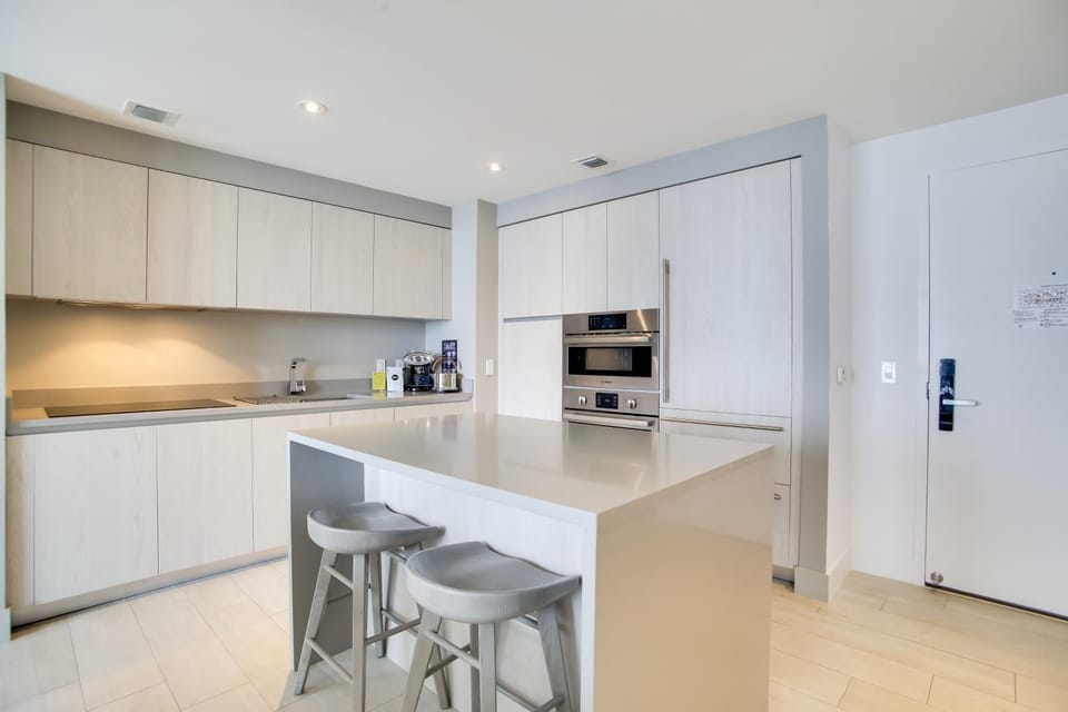 Upscale Condo w/ Pool Access in Hyde Beach House! House in Hollywood Beach