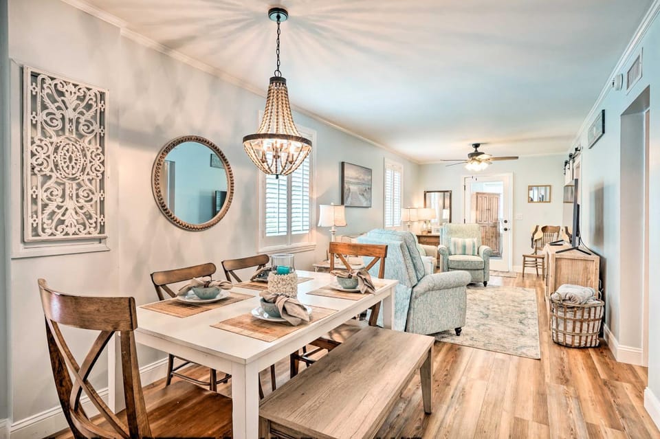 Beachy Isle of Palms Home 1 Block to Coast! House in Isle of Palms