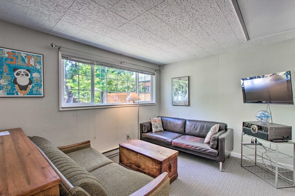 Eugene Cottage with Deck about 1 Mile to Downtown! House in Eugene