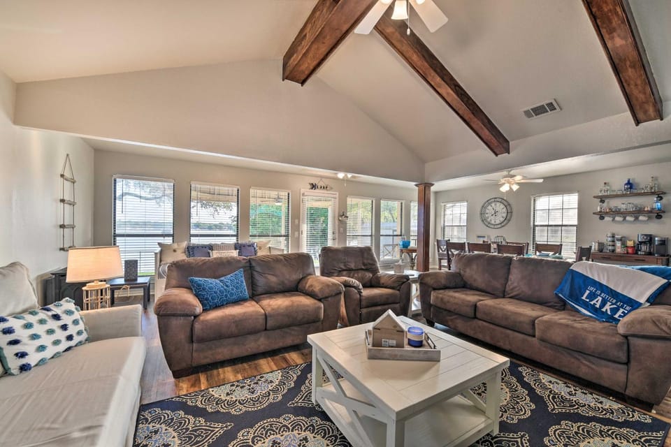 Lakefront Home < 3 Miles to Historic Granbury! House in Granbury