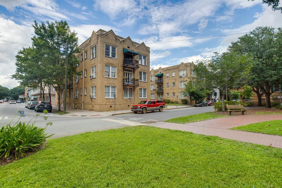 Walkable Savannah Escape in Historic District! House in Savannah