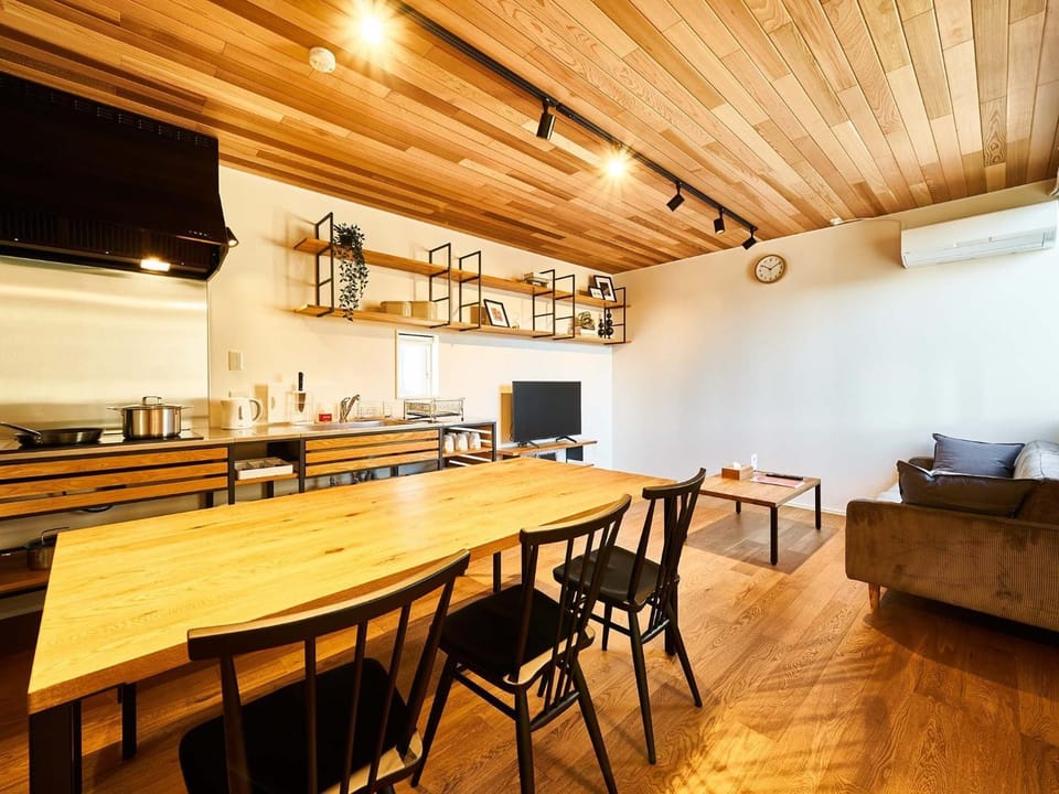 TV and multimedia, Kitchen or kitchenette, Living room, Dining area