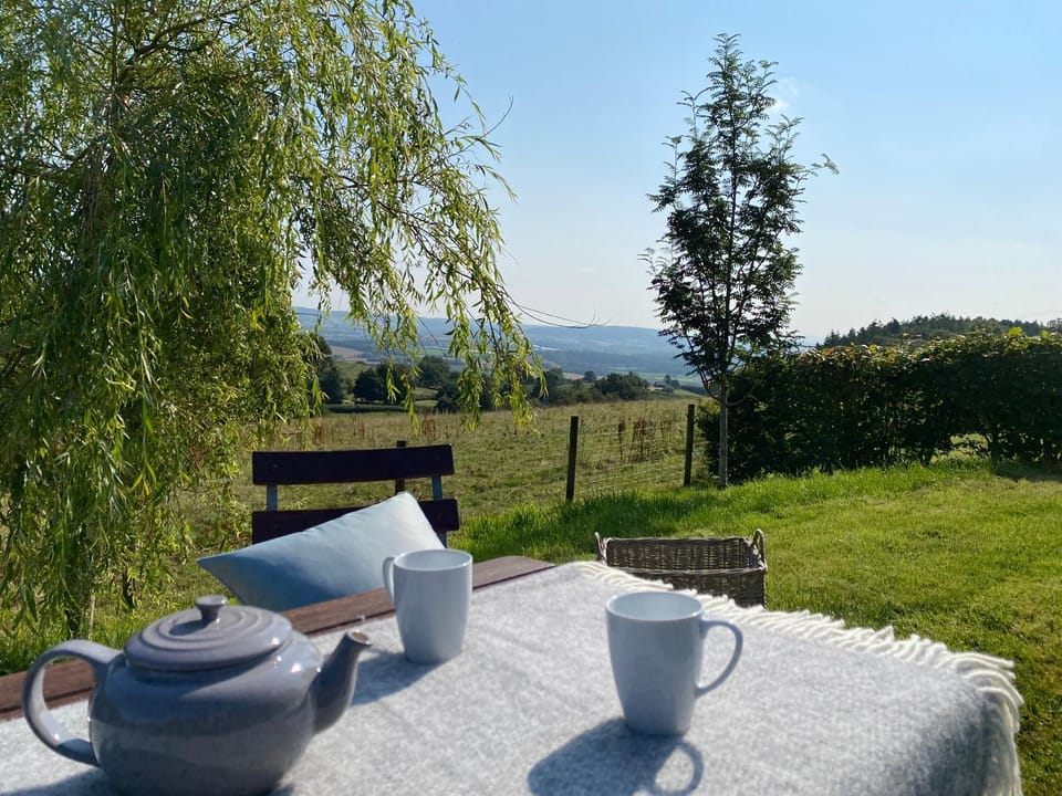 Garden, Dining area