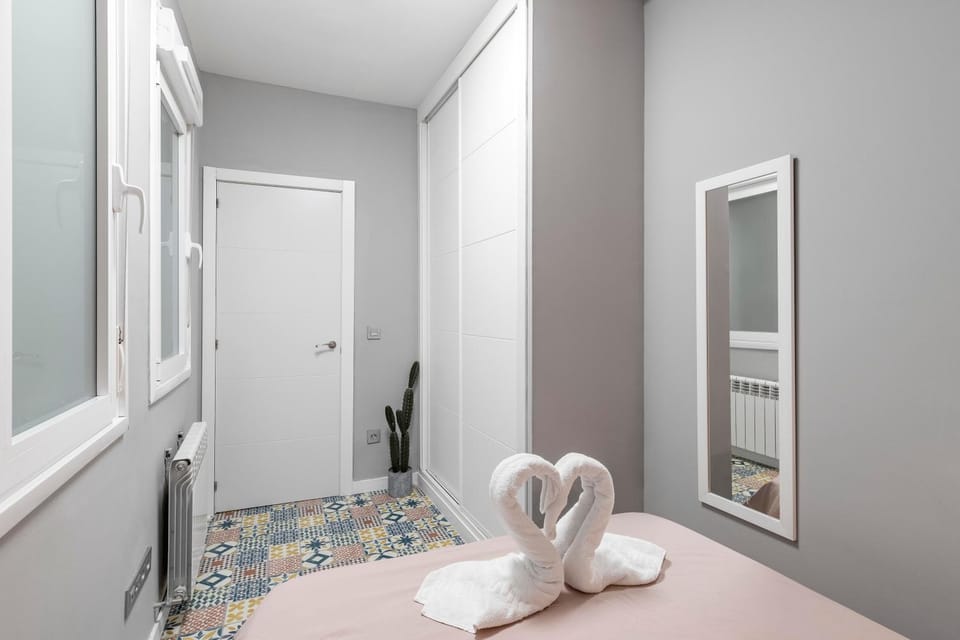 Cerca Santiago Bernabéu - Apartamento TORRE PICASSO Apartment in Madrid