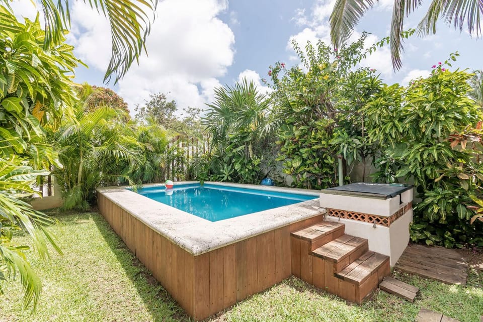 Swimming pool