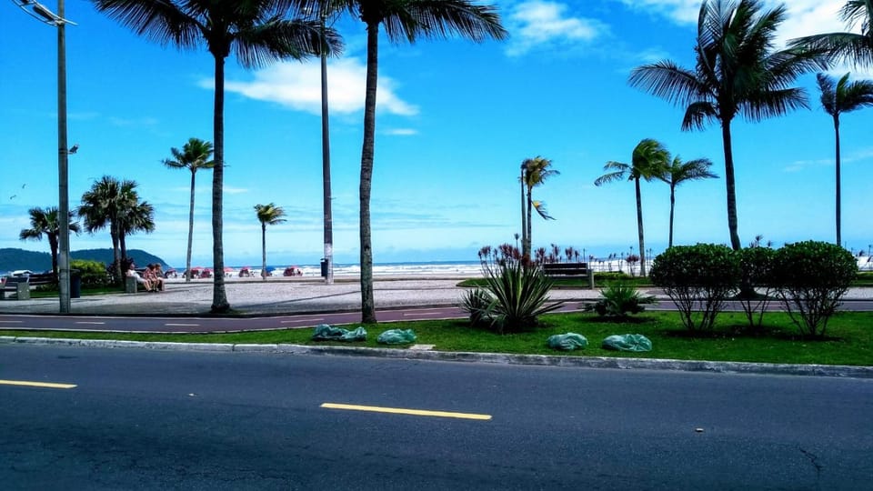 Sea view, Street view