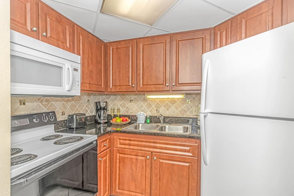Oceanview 1 Bedroom Suite Landmark Resort 548 Perfect for a couple or party of 4 House in Myrtle Beach