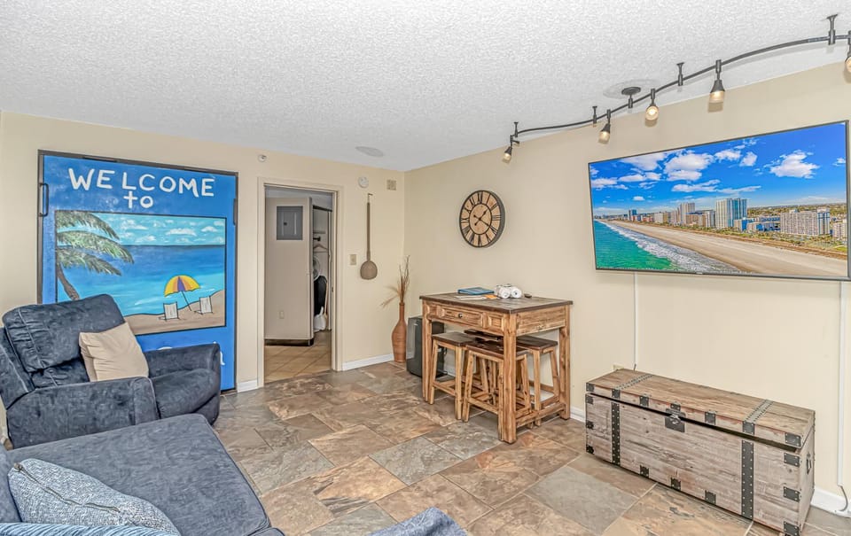 Oceanview 1 Bedroom Suite Landmark Resort 548 Perfect for a couple or party of 4 House in Myrtle Beach