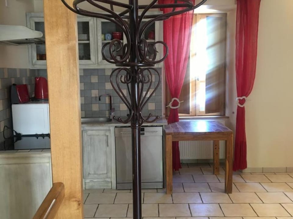 Maison confortable avec balcon au cœur de Cadouin, proche de Dordogne et grands sites touristiques - FR-1-616-196 Apartment in Occitanie