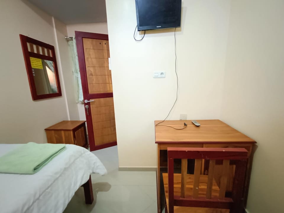 Balqies Homestay Syariah Makassar Mitra RedDoorz Hotel in Indonesia