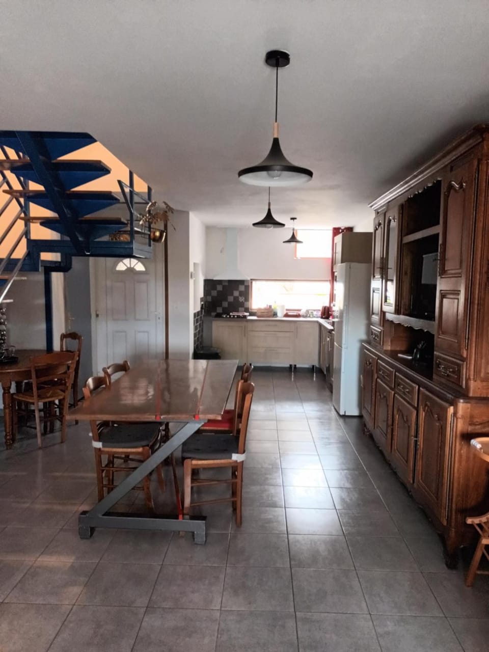 Kitchen or kitchenette, Dining area