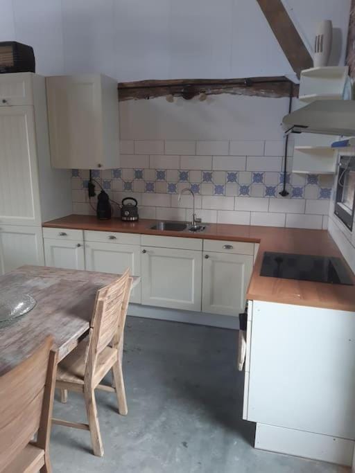 Kitchen or kitchenette, Dining area, dishwasher, pet friendly, stove