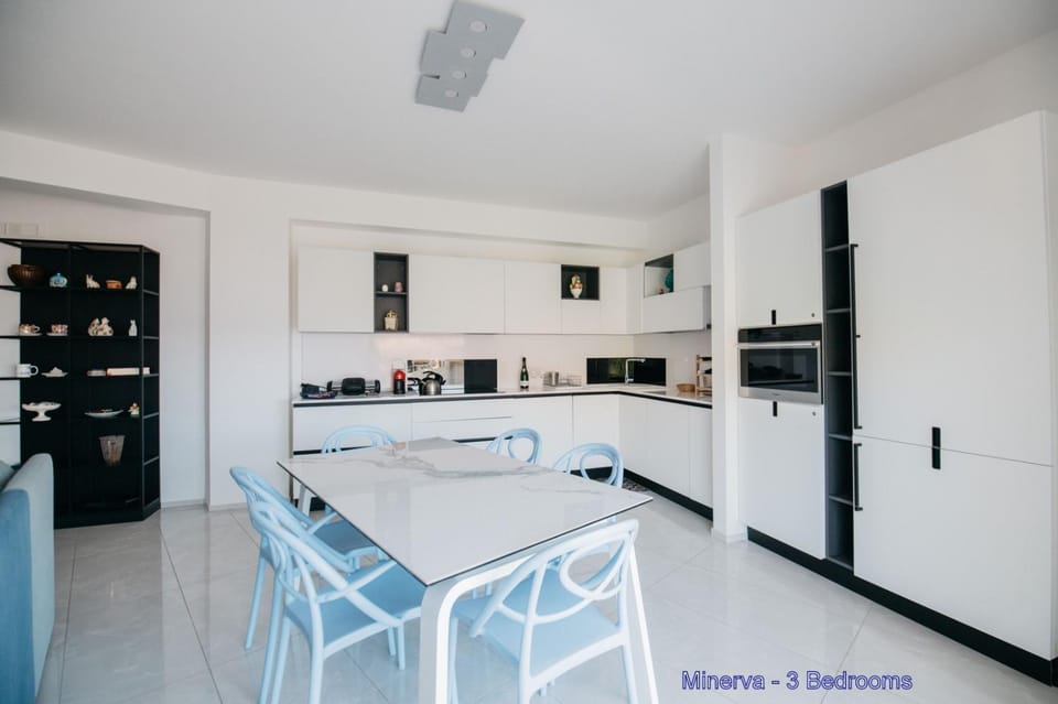 Kitchen or kitchenette, Dining area, dishwasher, oven