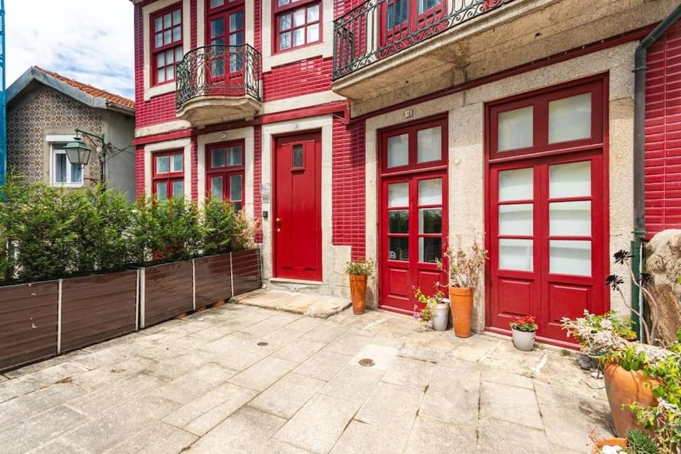 Property building, Neighbourhood, Street view