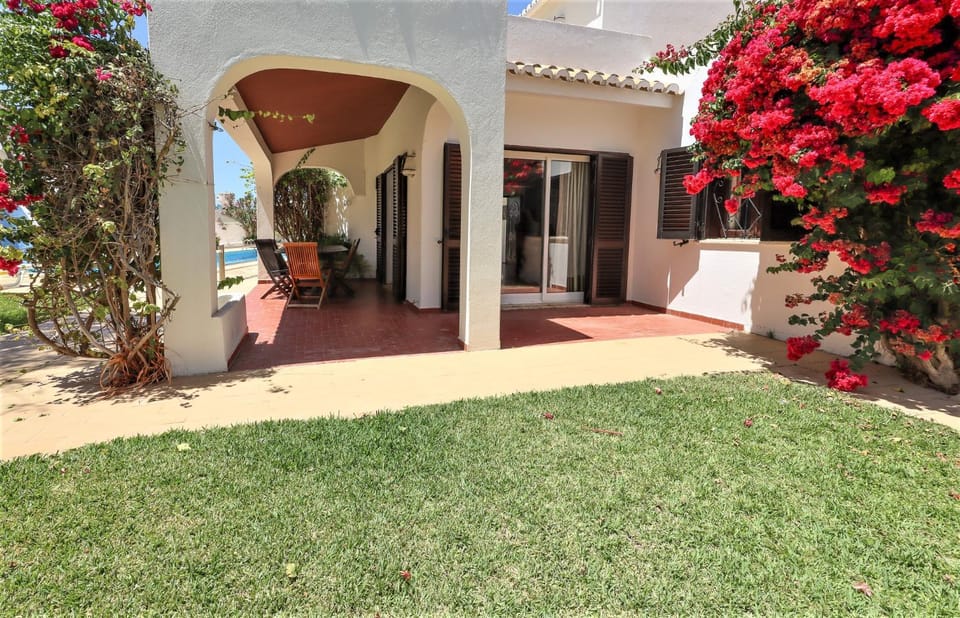 Patio, Facade/entrance, Garden