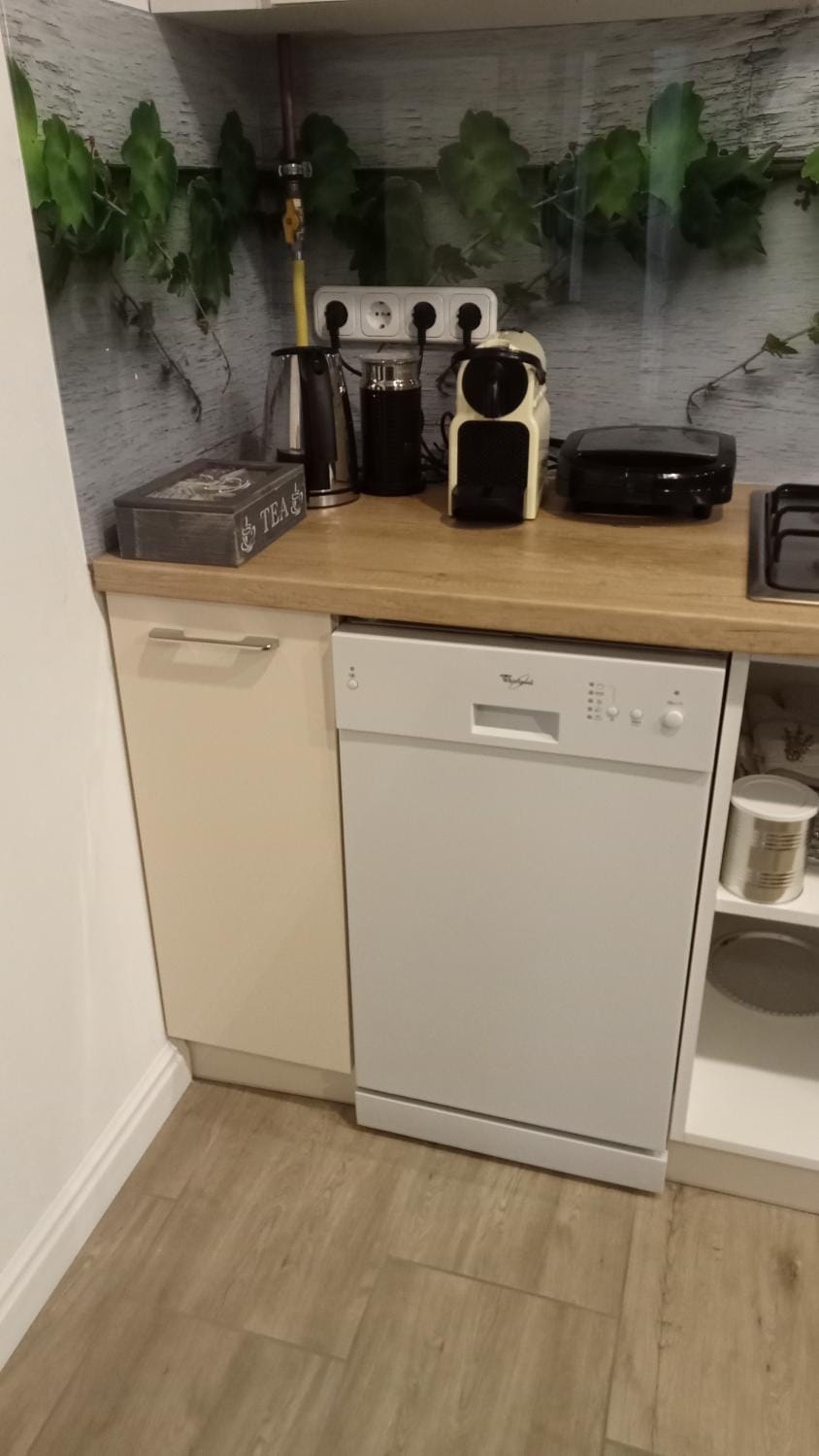 Coffee/tea facilities, dishwasher, toaster