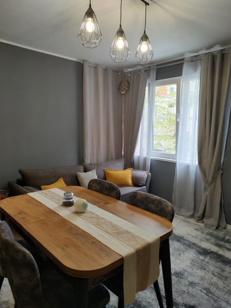 Living room, Seating area, Dining area