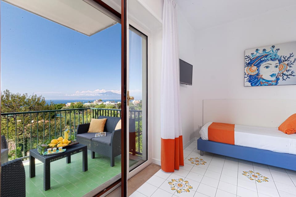Balcony/Terrace, Photo of the whole room