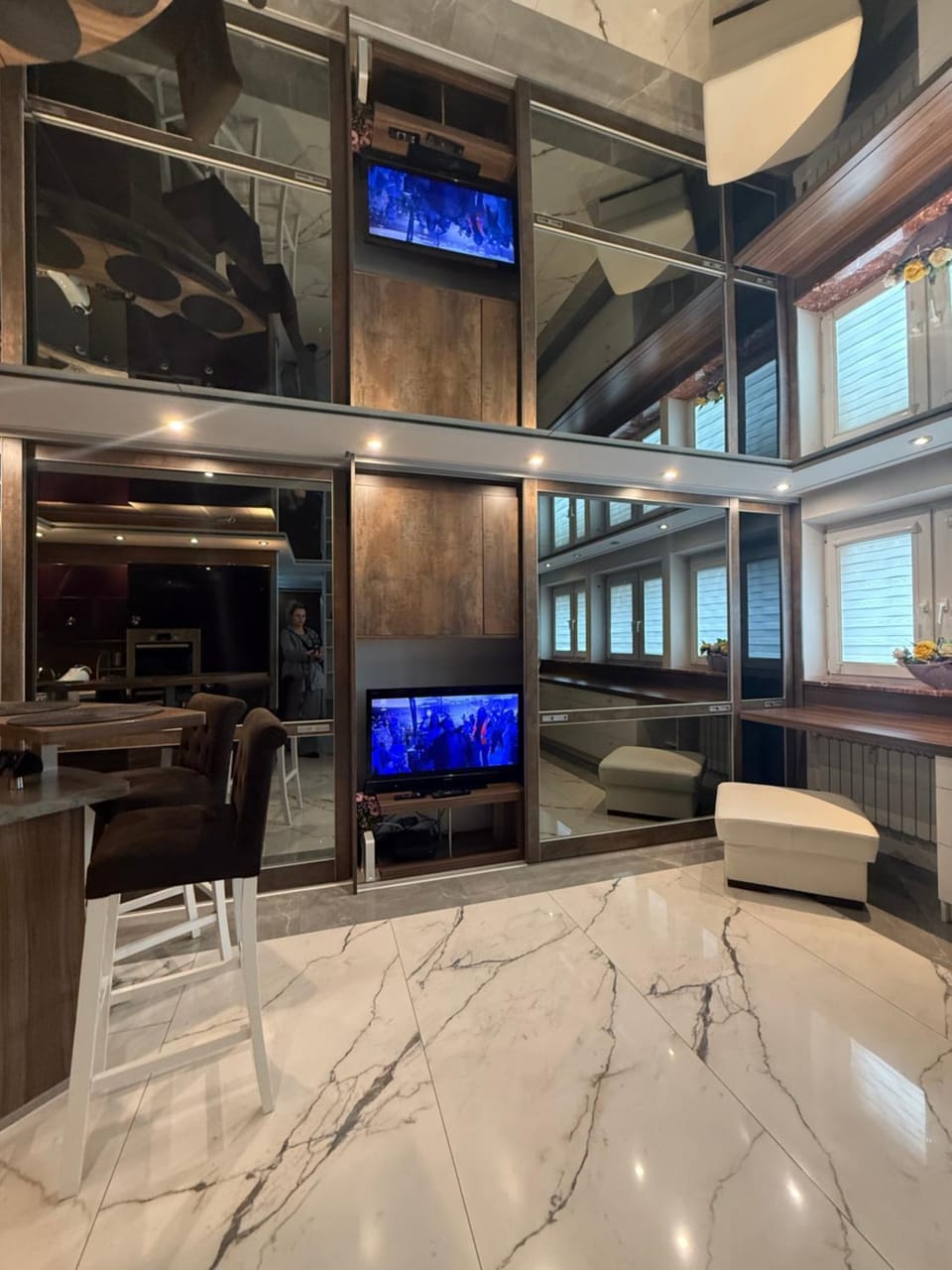 Living room, Seating area