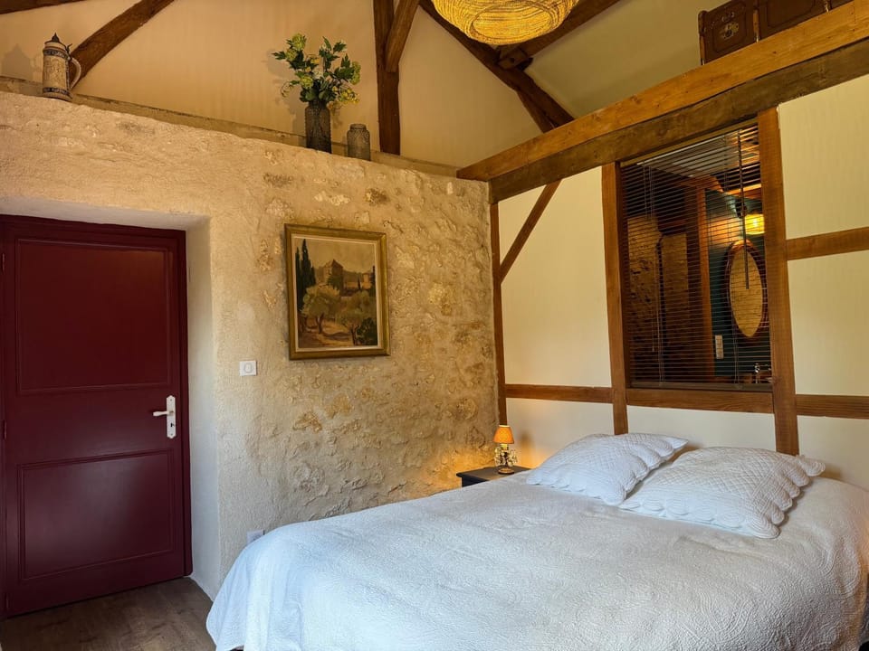 Chateau La Rochette Bed and Breakfast in Nouvelle-Aquitaine