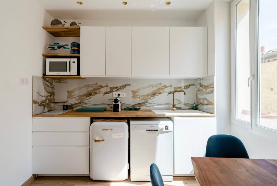 Kitchen or kitchenette