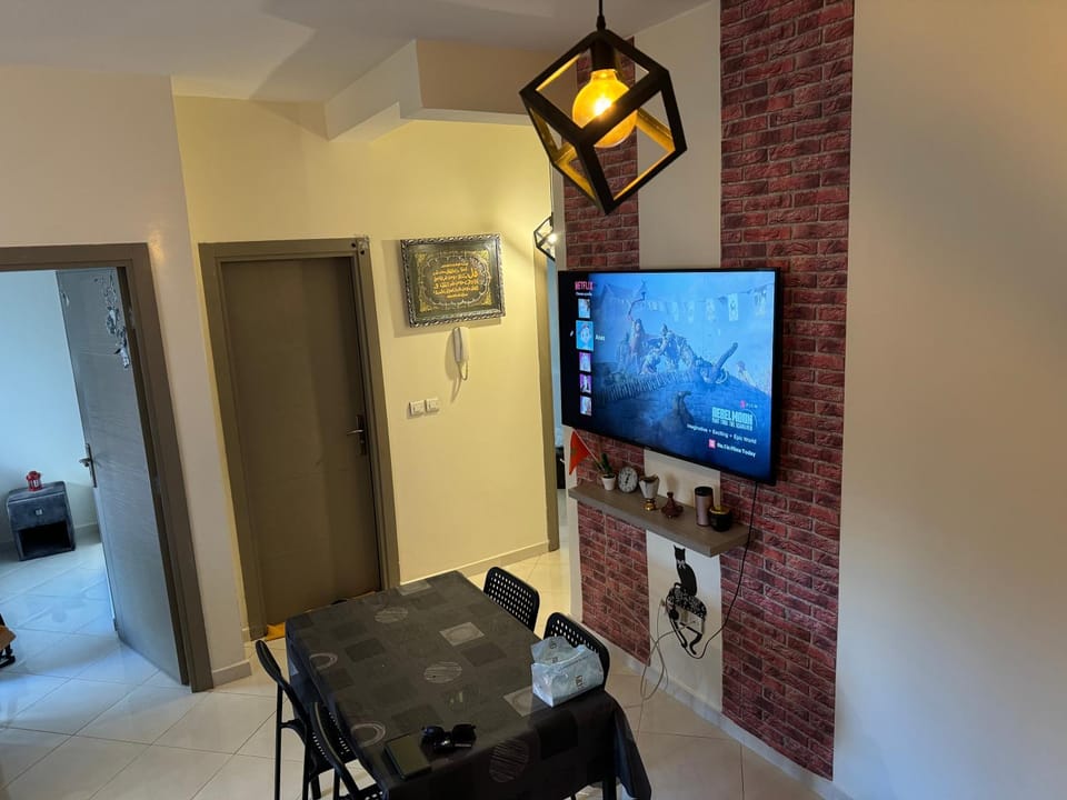 Communal lounge/ TV room, TV and multimedia, Living room, Evening entertainment