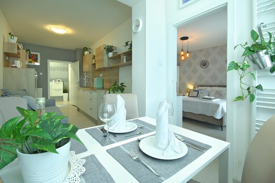 Dining area, Bedroom