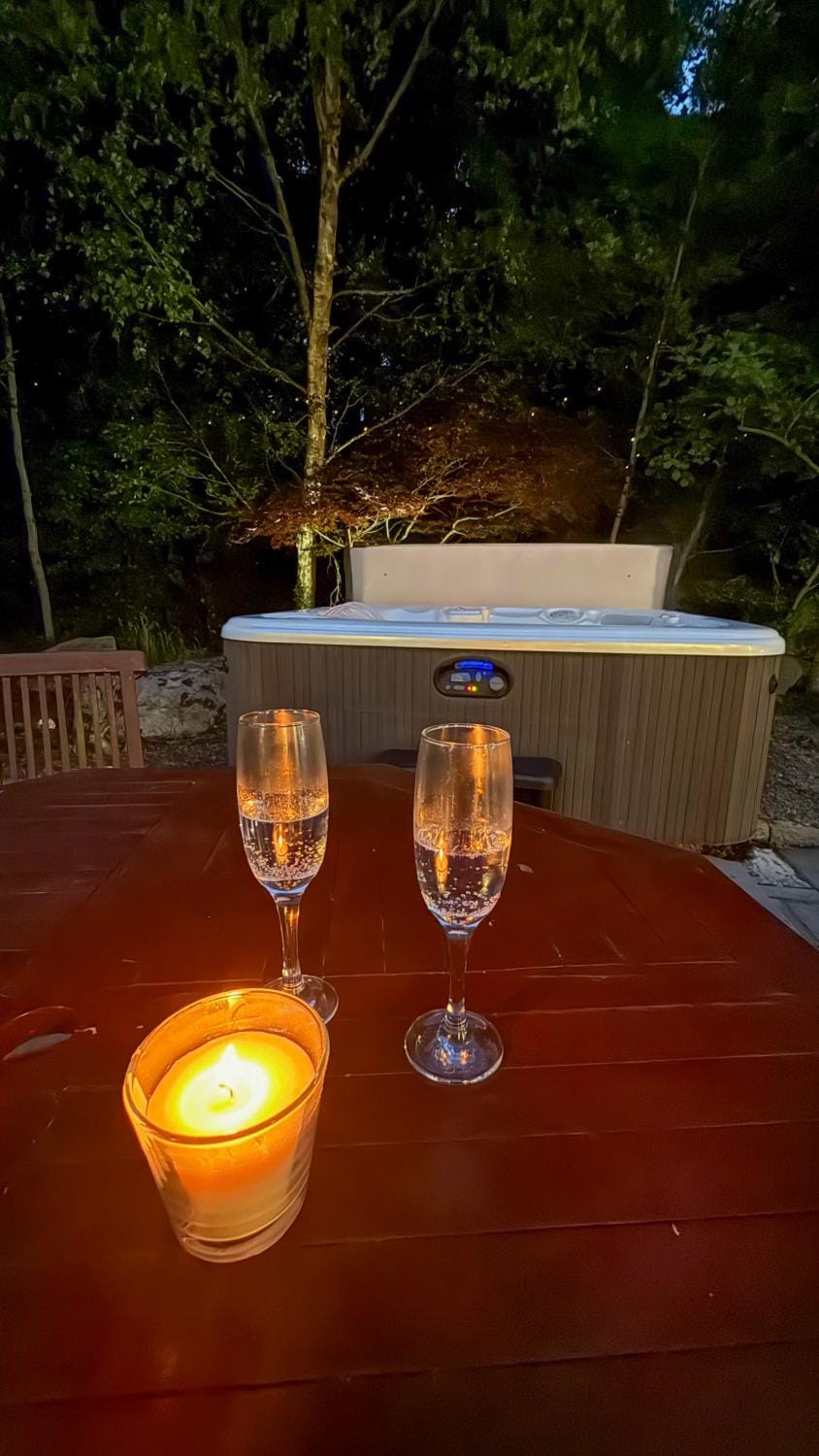 Bluebell Cottage - with hottub Bed and Breakfast in Newry