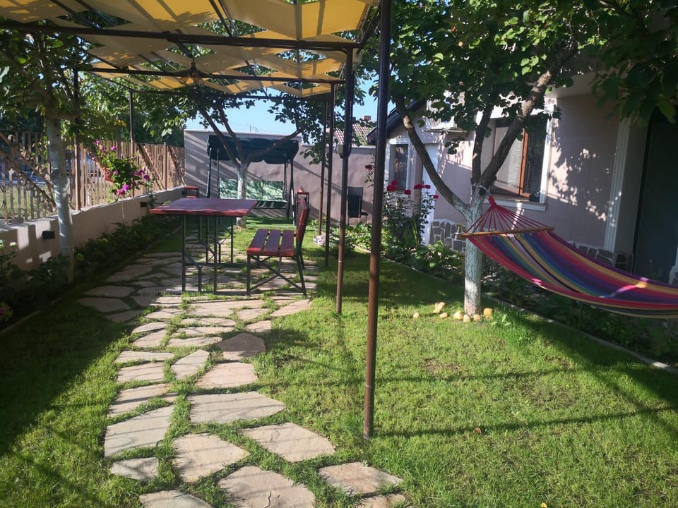 Patio, Garden