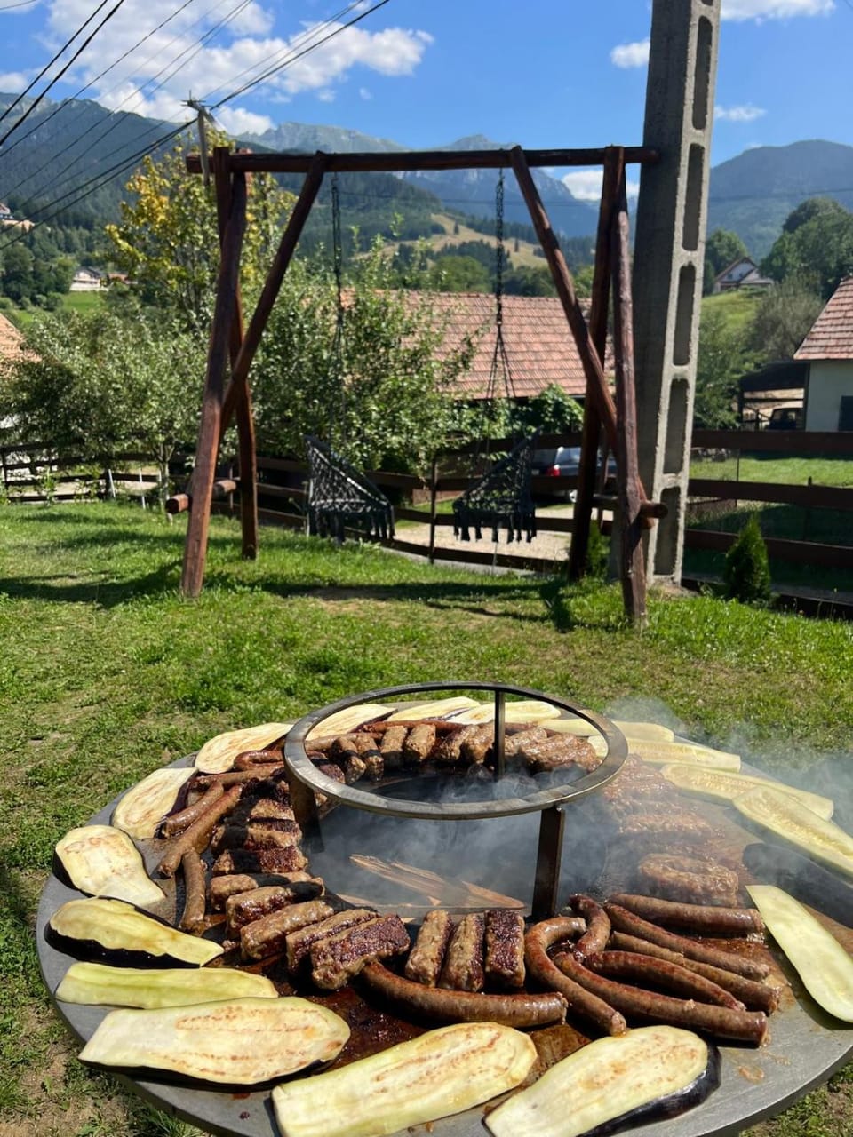 Day, Natural landscape, BBQ facilities, Food and drinks, Food, Mountain view