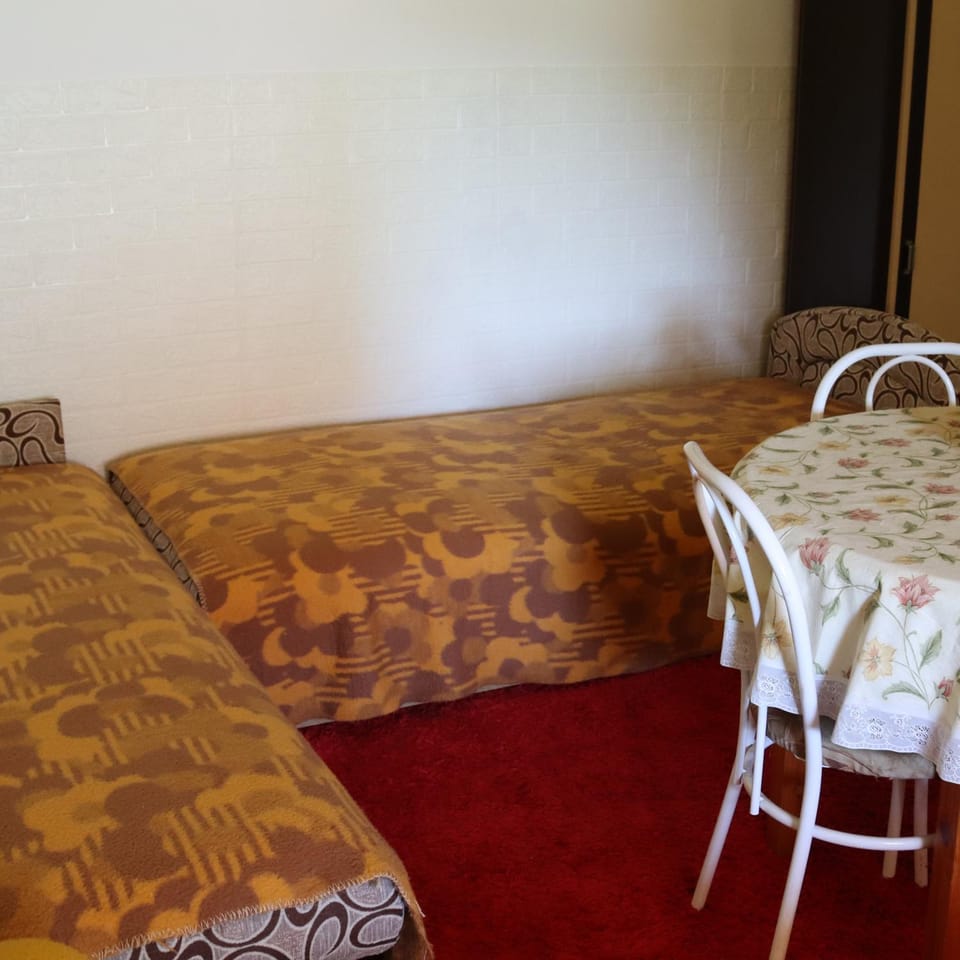 Bed, Living room