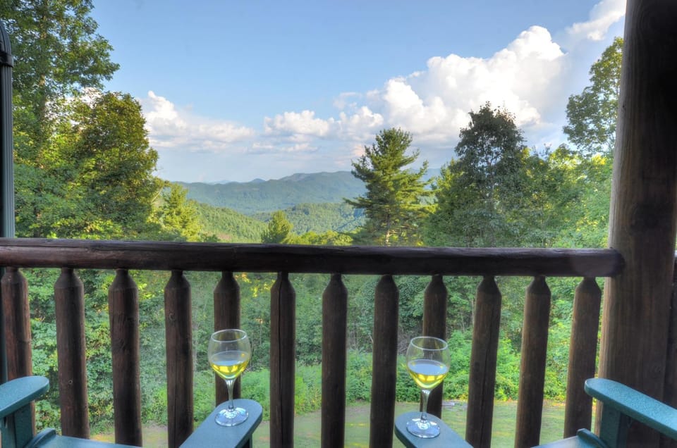 Free Whitewater Rafting Passes + Peaceful Cabin with Majestic Views Cabin in Stecoah