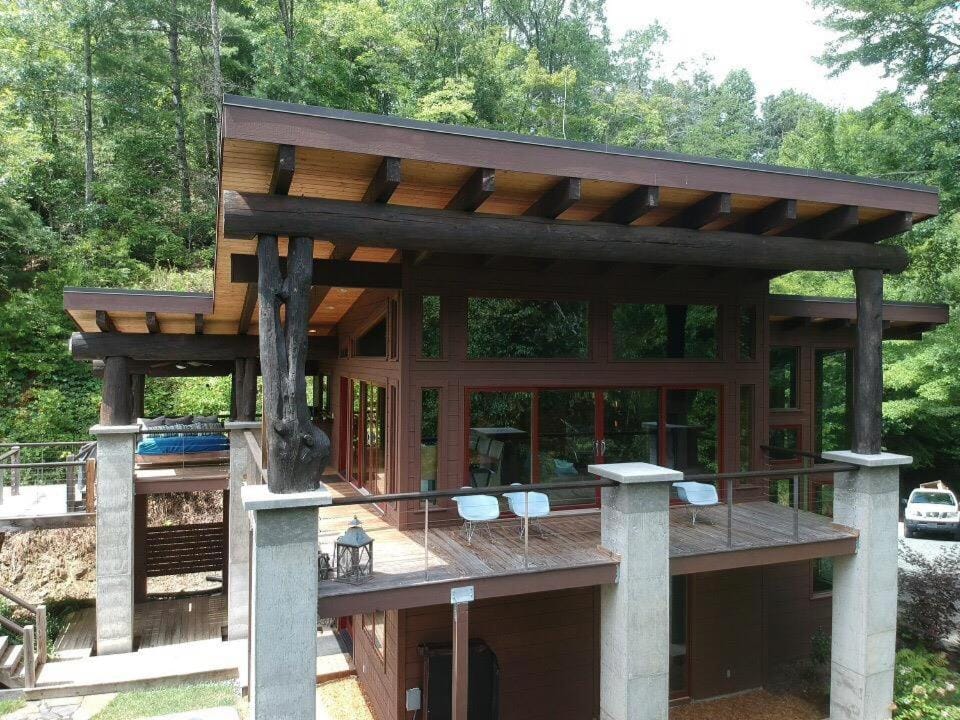 Free Train Tours + Custom Modern Luxury Cabin + Beautiful Sunset Views Cabin in Fontana Lake
