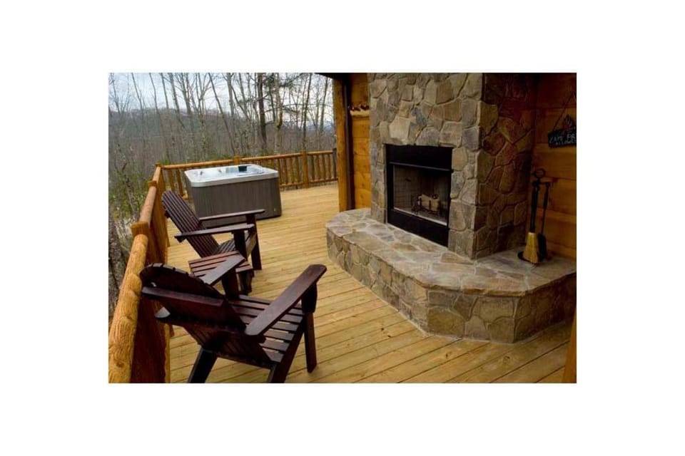 Free Train Tix + Modern-Rustic Cabin Cabin in Stecoah