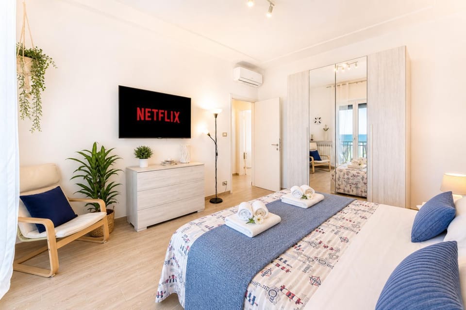 TV and multimedia, Bedroom, air conditioner