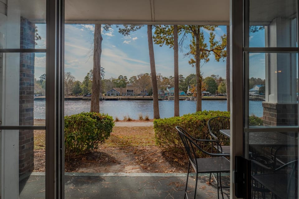 Ground Floor Condo 2 bed 2 bath Riverwalk at Arrowhead Country Club Unit 104 Apartment in Socastee