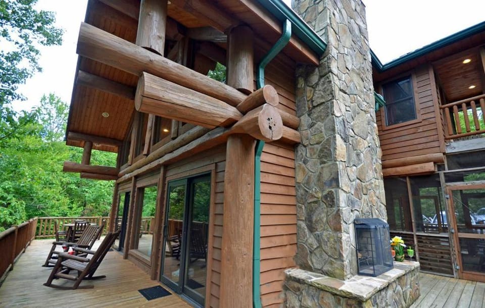 Free 4x4 Tours +Modern-Rustic, Luxury Cabin+ Adventures for Big Family Cabin in Fontana Lake