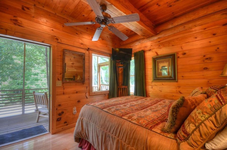 Free 4x4 Tours +Modern-Rustic, Luxury Cabin+ Adventures for Big Family Cabin in Fontana Lake