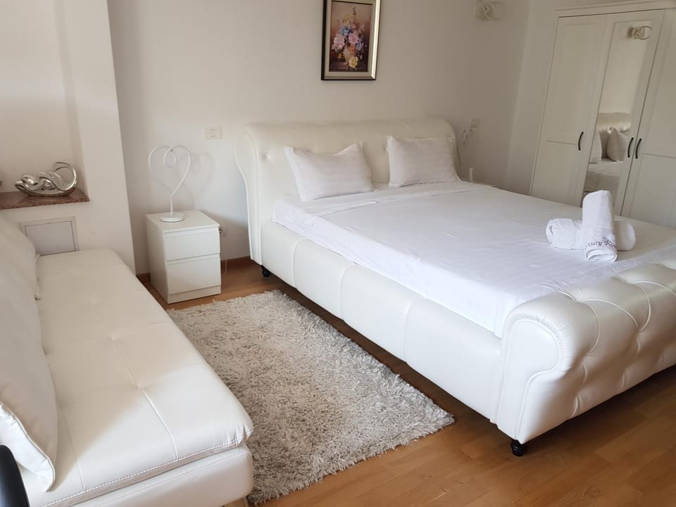 Ritmului Mega Mall Studio Apartment in Bucharest