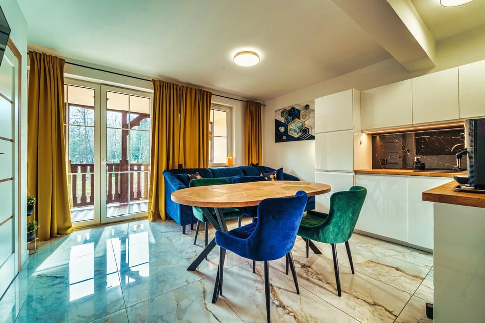 Kitchen or kitchenette, Living room