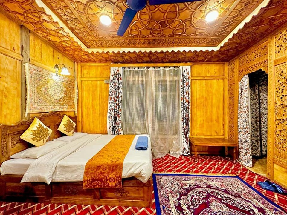Bed, TV and multimedia, Photo of the whole room, Bedroom, Breakfast, towels, wardrobe