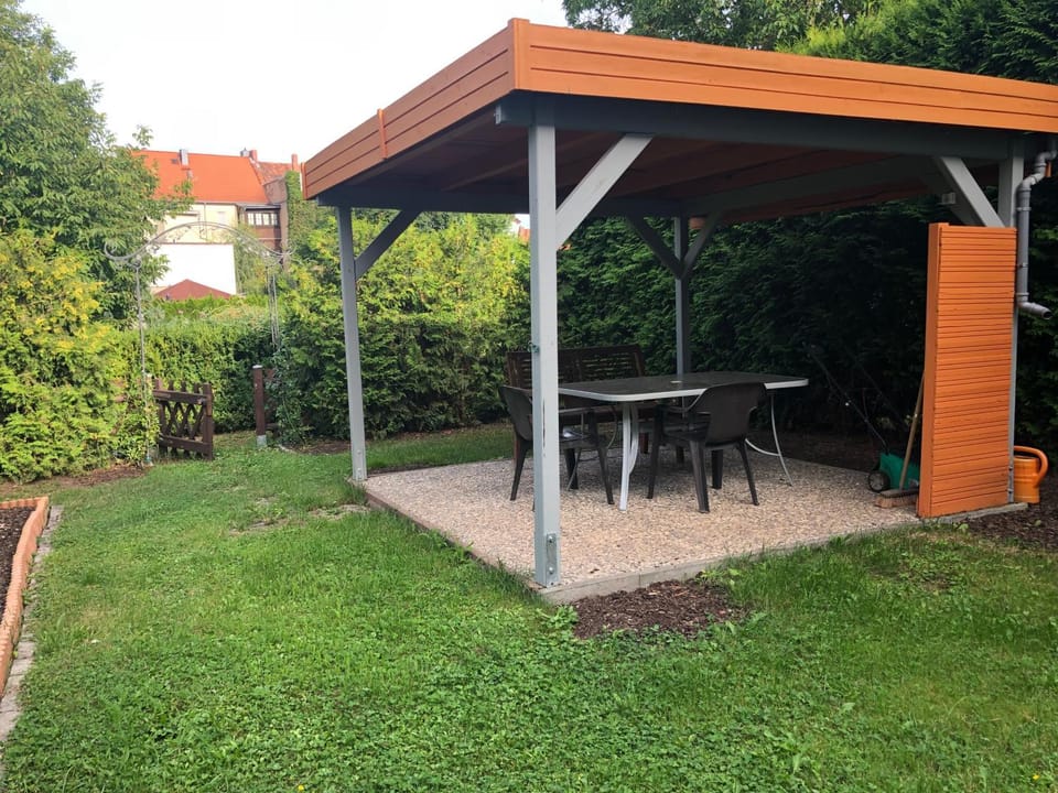 Property building, Garden