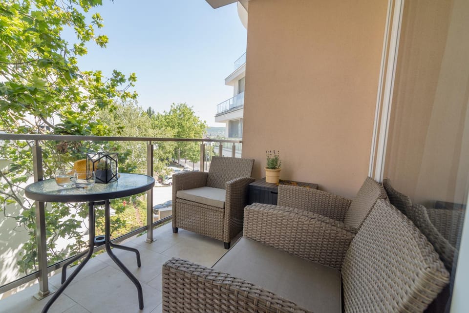 Patio, View (from property/room), Balcony/Terrace