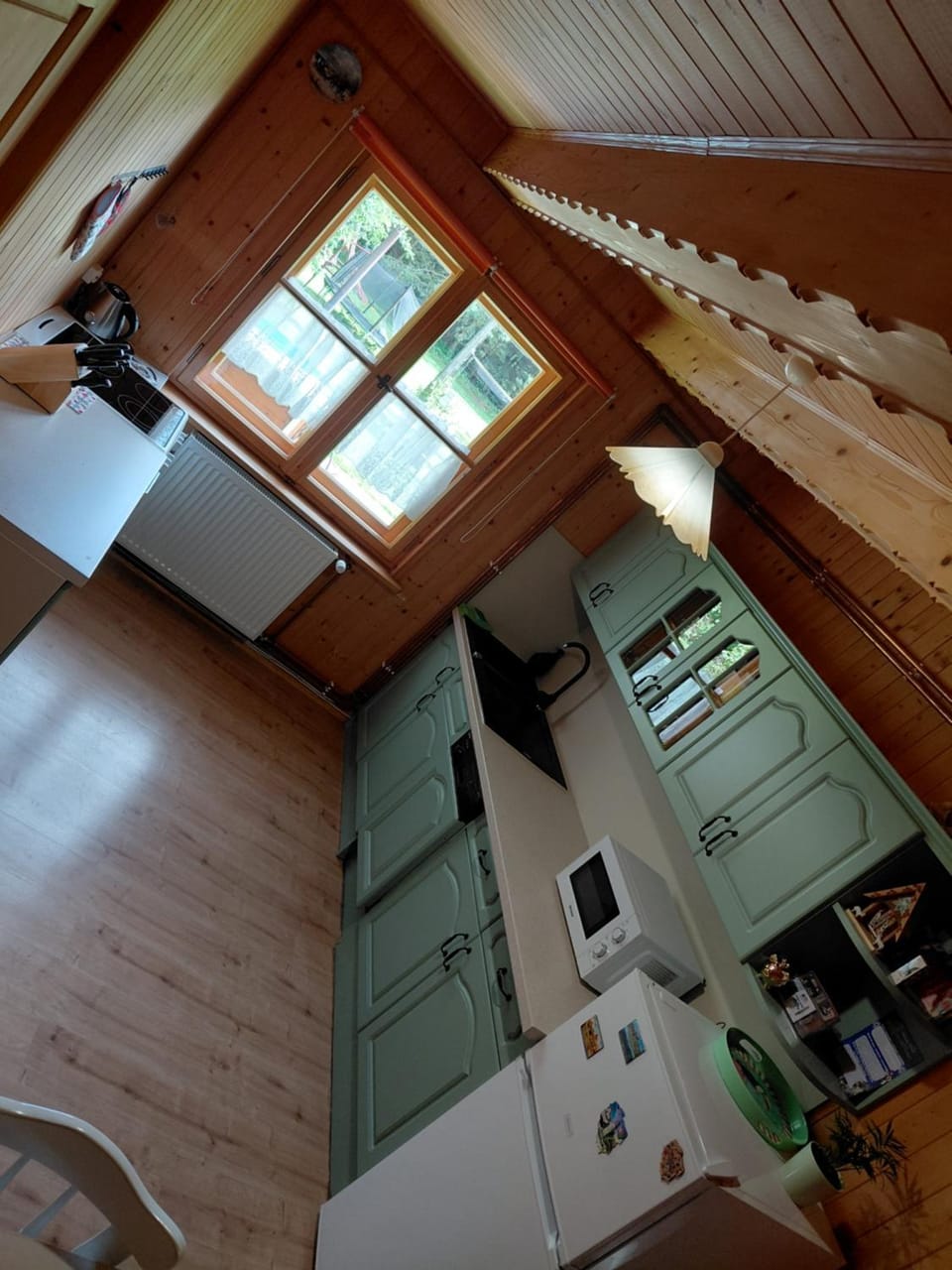 Kitchen or kitchenette, dishwasher, stove