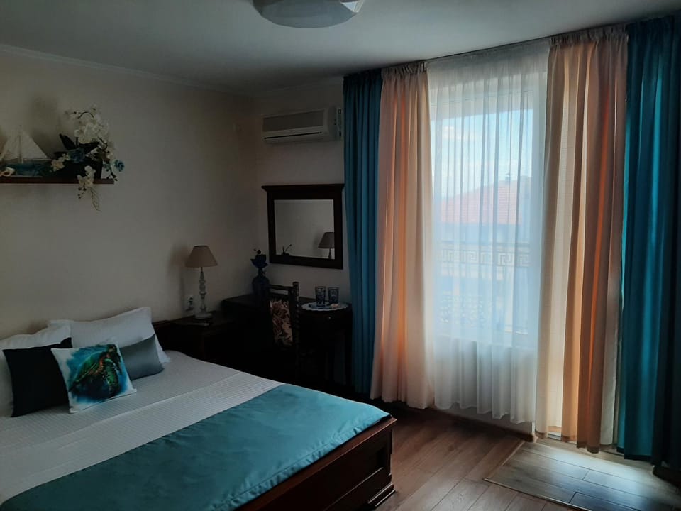 Самостоятелни стаи Елинор Bed and Breakfast in Sozopol